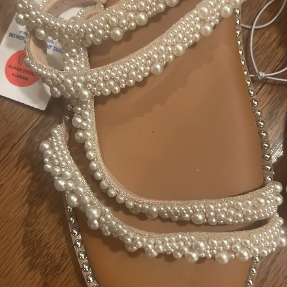 NWT size 11 flat pearl sandal slides - Picture 2 of 2